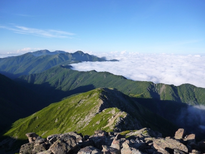 南アルプスを聖岳から仙丈ケ岳まで３０００m峰をつなぐテント泊縦走